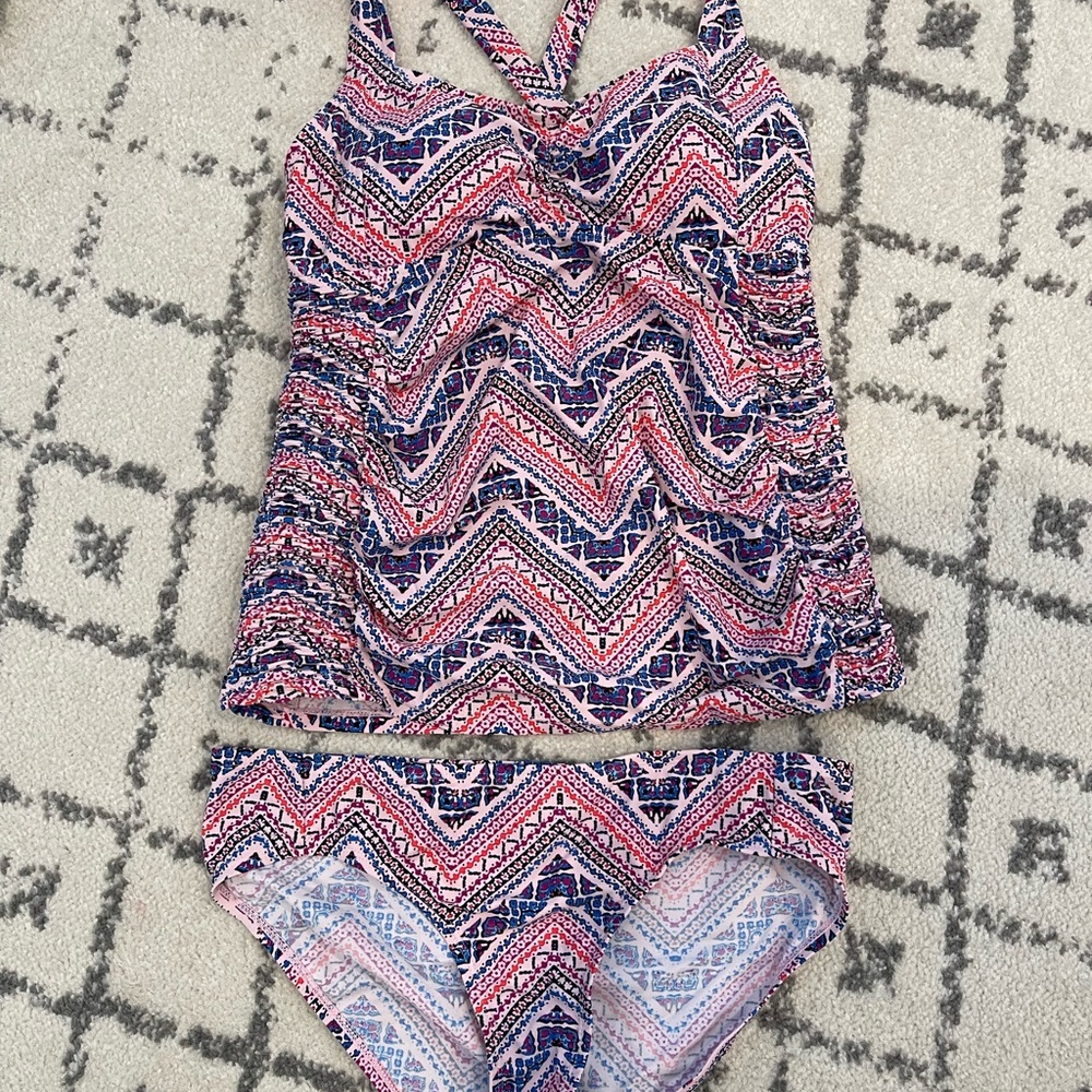Like new Beach Bump by Motherhood Maternity Tankini size Medium